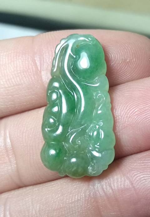 古玩玉器翡翠雕“福在眼前”掛件拍賣,當前價格500元