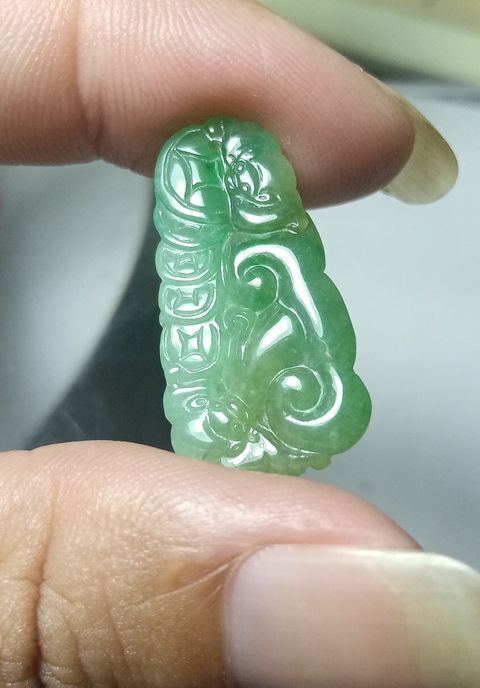 古玩玉器翡翠雕“福在眼前”掛件拍賣,當前價格500元