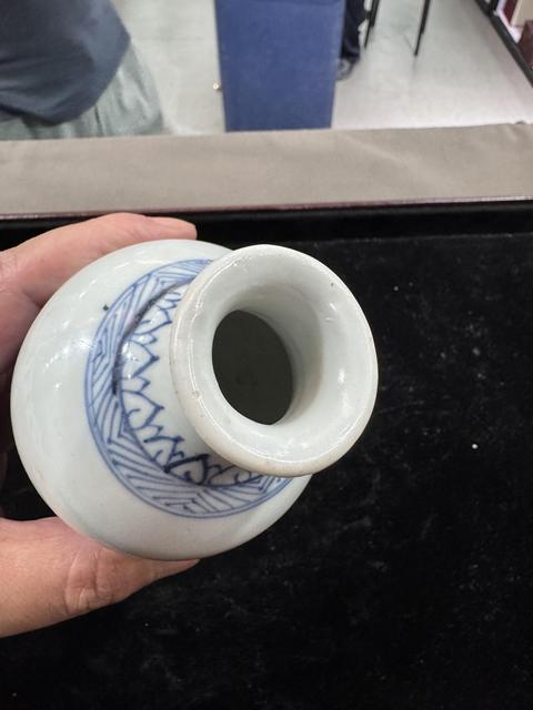 古玩陶瓷清康熙青花山水紋瓶真品鑒賞圖
