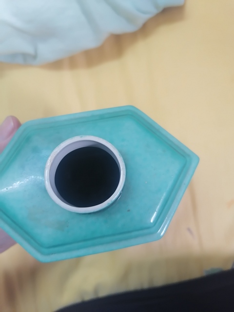 古玩陶瓷綠釉茶葉罐真品鑒賞圖