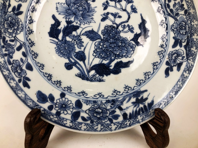 古玩陶瓷清早期·青花花卉盤拍賣,當前價格0元