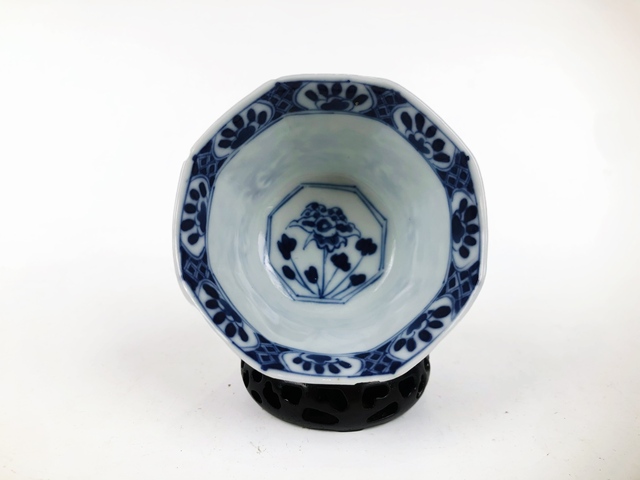 古玩陶瓷清光緒·青花八方杯拍賣,當(dāng)前價(jià)格0元
