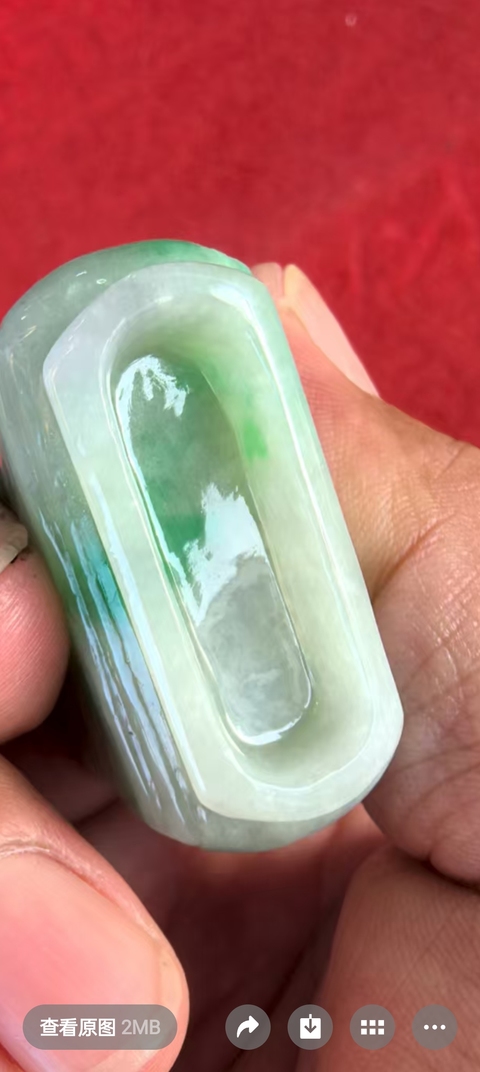 古玩玉器清代老翡翠鼻煙壺真品鑒賞圖