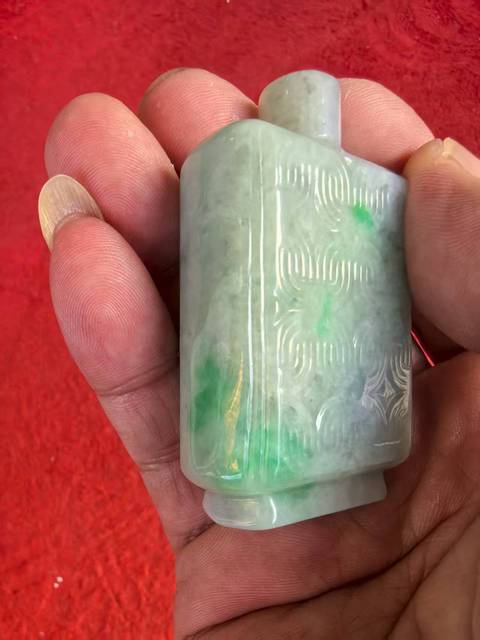 古玩玉器清代老翡翠鼻煙壺真品鑒賞圖
