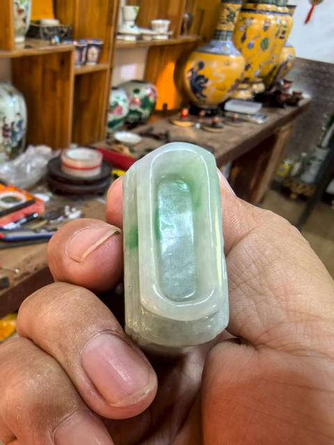 古玩玉器清代老翡翠鼻煙壺真品鑒賞圖