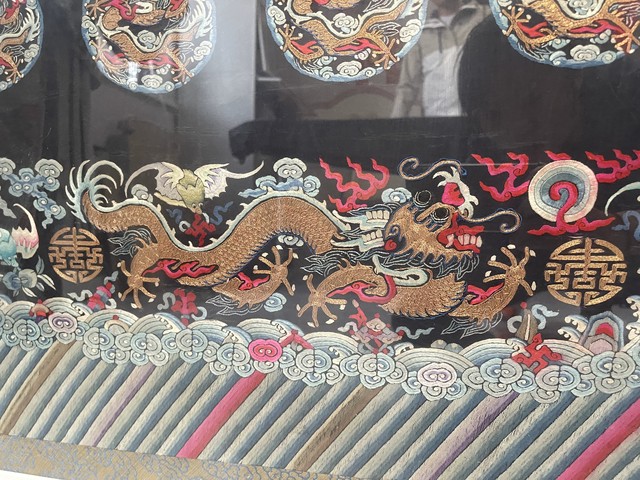 古玩雜項龍紋刺繡真品鑒賞圖