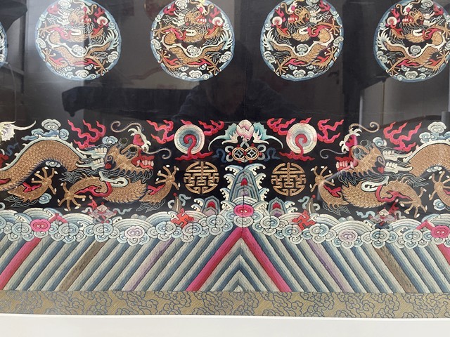 古玩雜項龍紋刺繡真品鑒賞圖