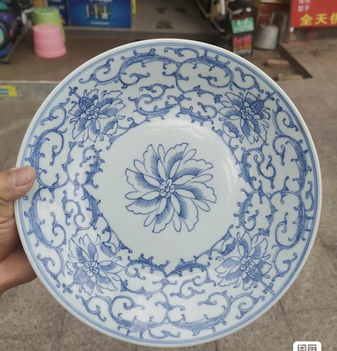 古玩陶瓷青花淡描花卉紋盤真品鑒賞圖