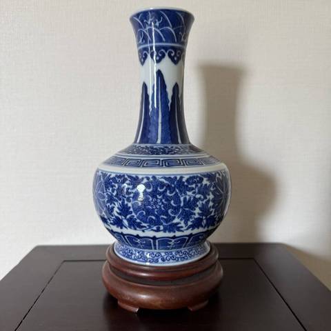 古玩陶瓷清光緒 青花纏枝花卉紋賞瓶真品鑒賞圖