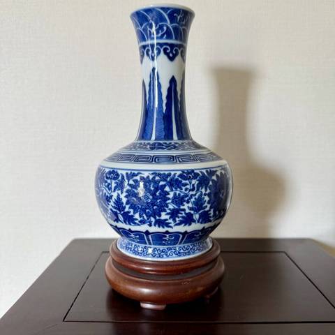 古玩陶瓷清光緒 青花纏枝花卉紋賞瓶真品鑒賞圖