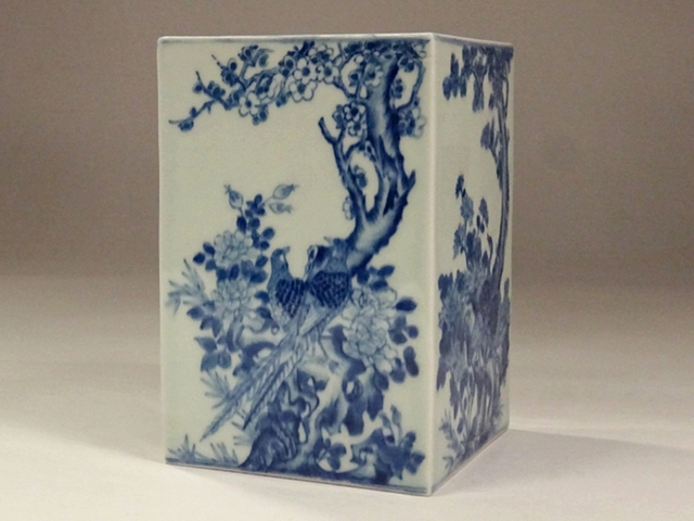 古玩陶瓷四方筆筒真品鑒賞圖