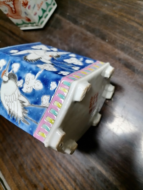 古玩陶瓷鶴紋粉彩茶葉罐真品鑒賞圖