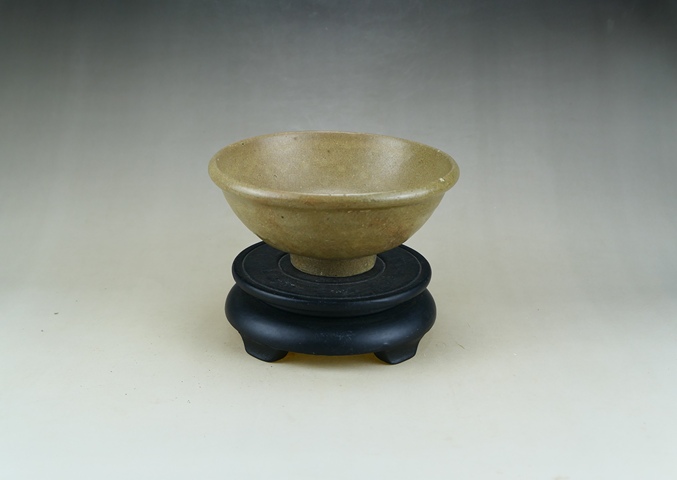古玩陶瓷元代.龍泉窯青瓷唇口碗拍賣,當(dāng)前價(jià)格66元
