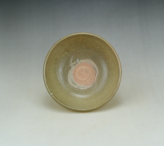 古玩陶瓷元代.龍泉窯青瓷唇口碗拍賣,當(dāng)前價(jià)格66元
