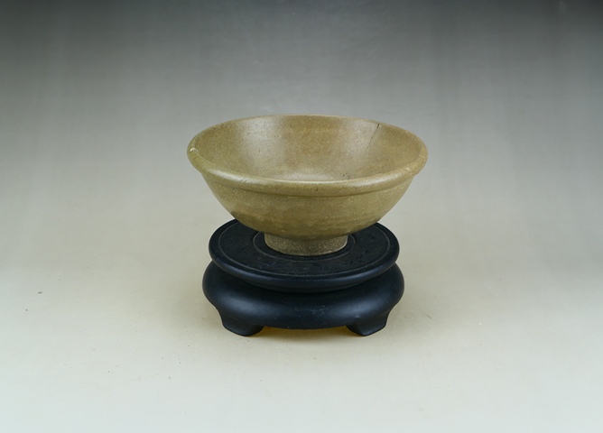 古玩陶瓷元代.龍泉窯青瓷唇口碗拍賣,當(dāng)前價(jià)格66元