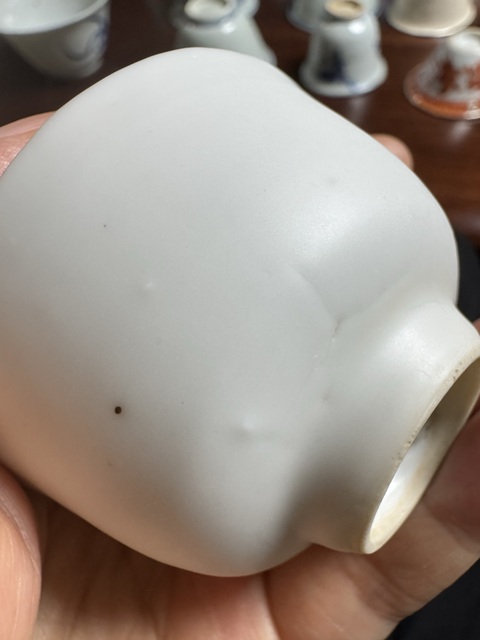 古玩陶瓷甜白釉茶杯真品鑒賞圖