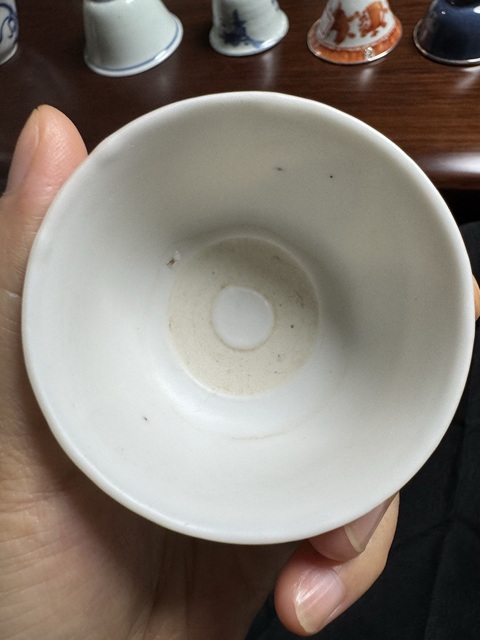 古玩陶瓷甜白釉茶杯真品鑒賞圖
