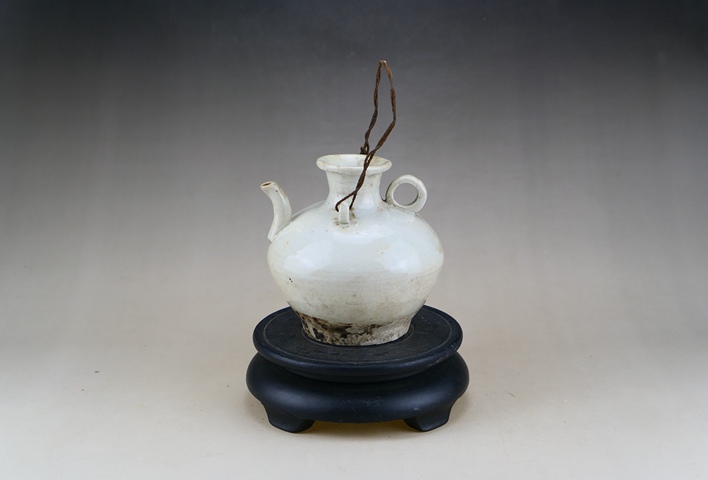 古玩陶瓷明代.青白釉三系執壺拍賣,當前價格1元