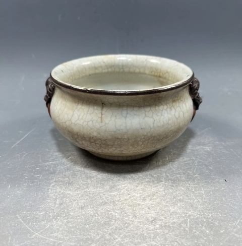 古玩陶瓷哥釉鐵銹釉雙鋪首香爐真品鑒賞圖