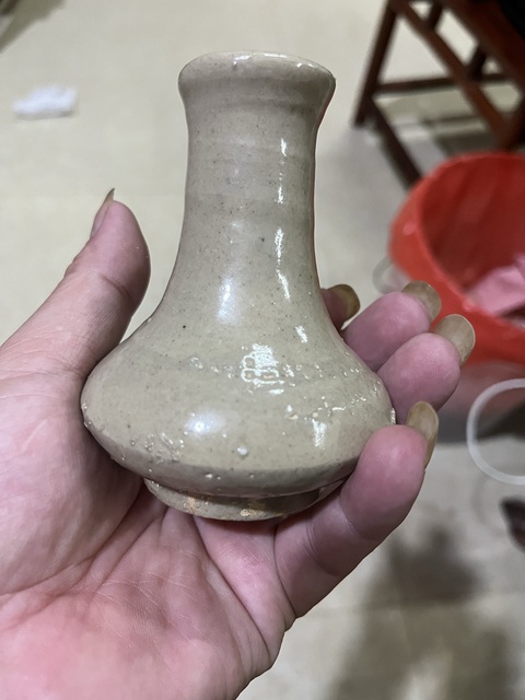 古玩陶瓷龍泉系青瓷長(zhǎng)頸瓶真品鑒賞圖