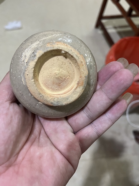 古玩陶瓷龍泉系青瓷長(zhǎng)頸瓶真品鑒賞圖