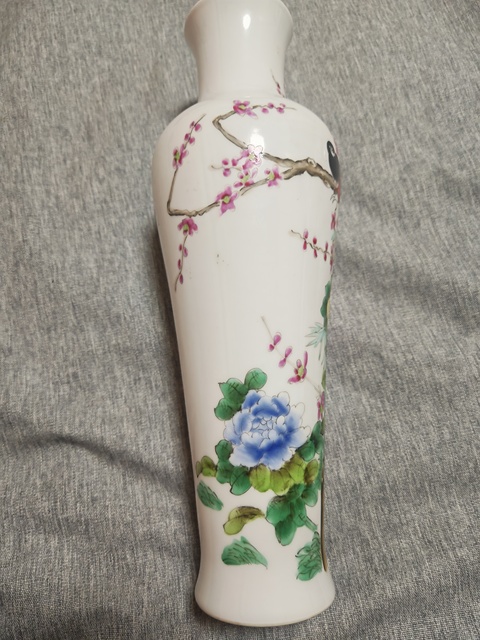 古玩陶瓷花鳥紋粉彩瓶真品鑒賞圖