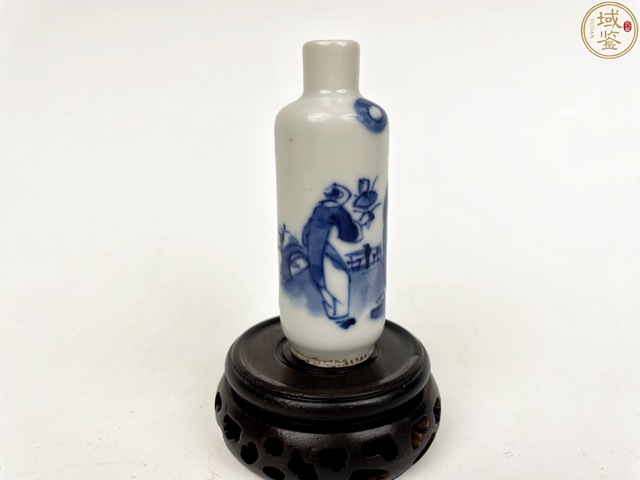 古玩陶瓷清晚期青花人物鼻煙壺真品鑒賞圖