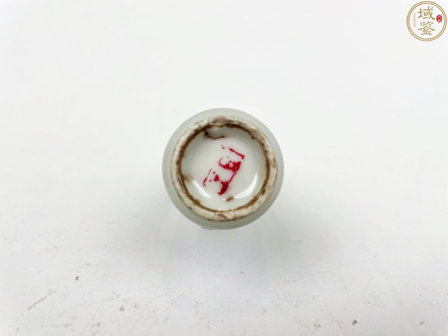 古玩陶瓷清晚期青花人物鼻煙壺真品鑒賞圖