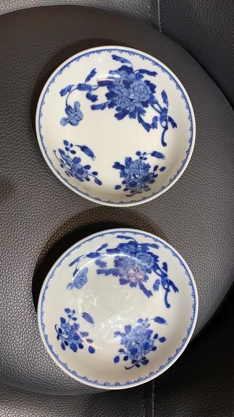 古玩陶瓷花卉紋青花盤真品鑒賞圖