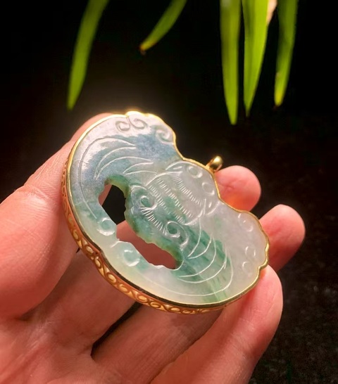 古玩玉器清代翡翠雕“福意綿綿”佩拍賣,當(dāng)前價格16000元