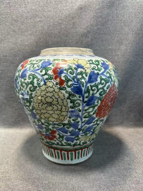 古玩陶瓷青花五彩花卉紋罐真品鑒賞圖