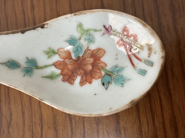 古玩陶瓷粉彩花卉紋調羹真品鑒賞圖