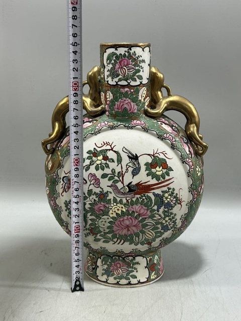 古玩陶瓷廣彩抱月瓶真品鑒賞圖