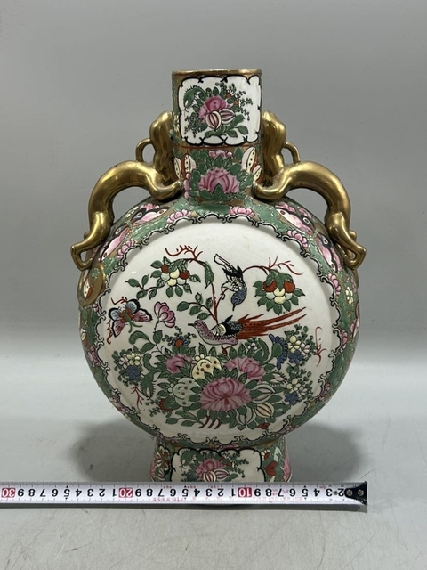 古玩陶瓷廣彩抱月瓶真品鑒賞圖