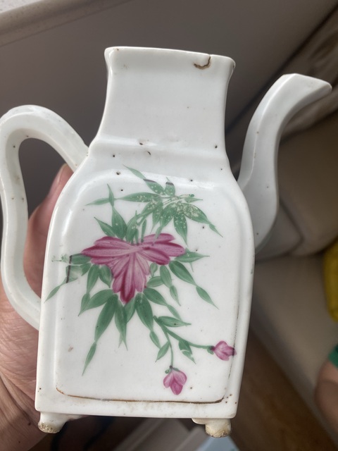古玩陶瓷民國粉彩花卉紋壺真品鑒賞圖
