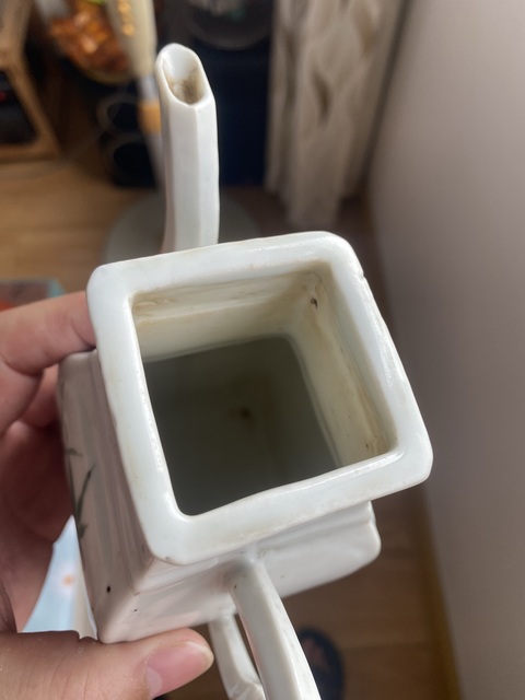 古玩陶瓷民國粉彩花卉紋壺真品鑒賞圖