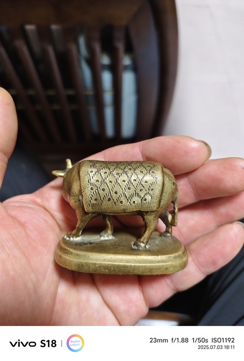 古玩銅器銅牛真品鑒賞圖