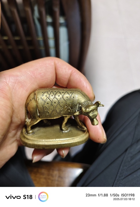 古玩銅器銅牛真品鑒賞圖