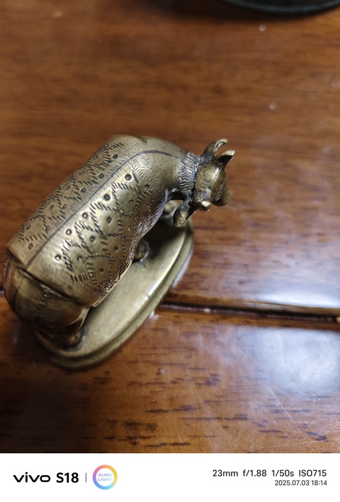 古玩銅器銅牛真品鑒賞圖