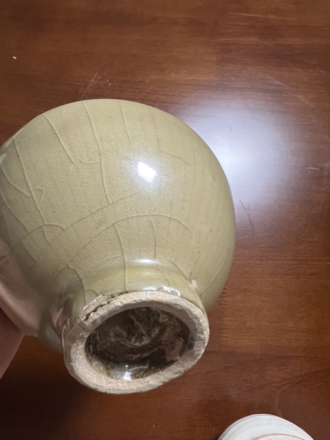 古玩陶瓷龍泉釉模印花卉紋茶圓真品鑒賞圖