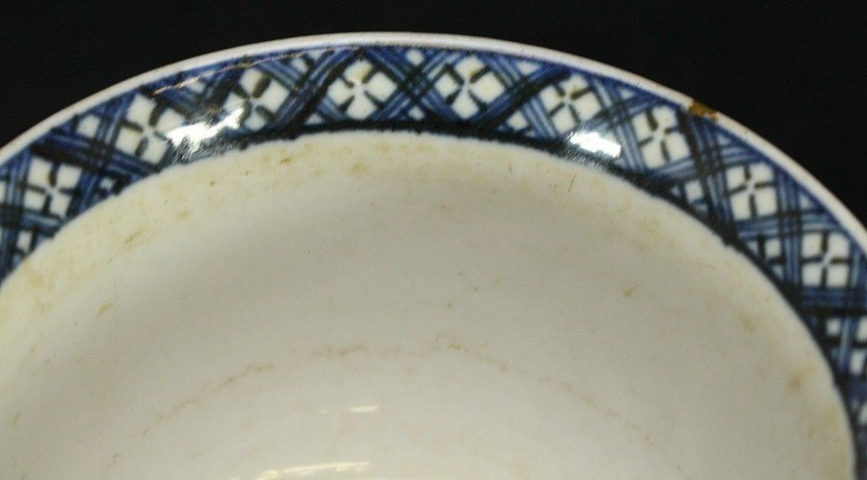 古玩陶瓷青花加粉彩花卉紋碗（日本瓷）真品鑒賞圖
