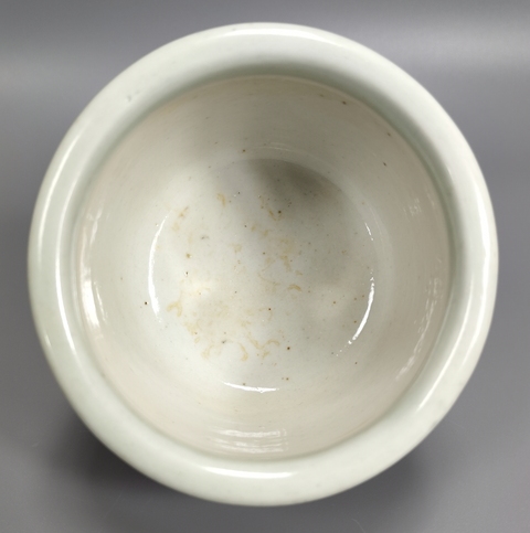 古玩陶瓷豆青釉暗刻花卉直筒爐真品鑒賞圖