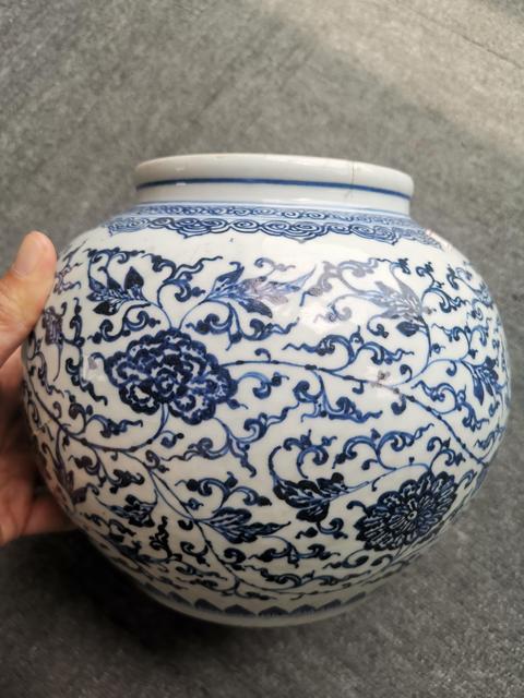 古玩陶瓷青花纏枝花卉紋太白尊真品鑒賞圖