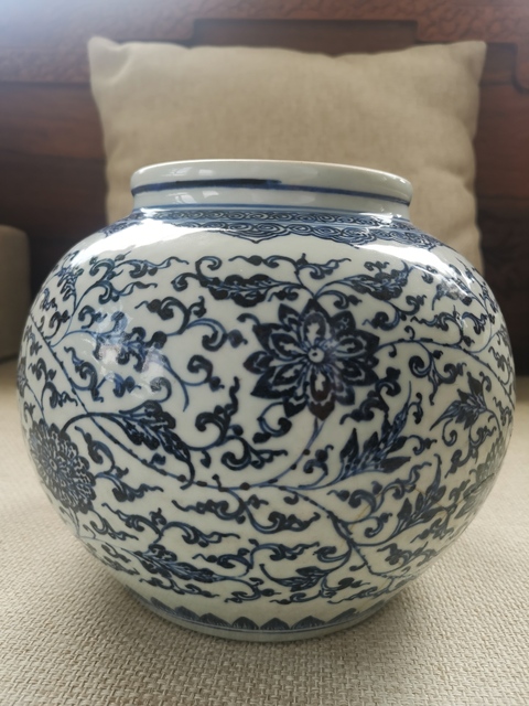 古玩陶瓷青花纏枝花卉紋太白尊真品鑒賞圖