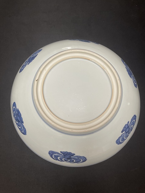 古玩陶瓷花卉紋青花盤真品鑒賞圖