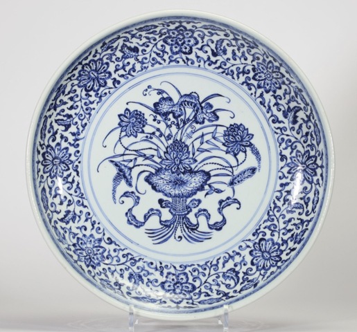 古玩陶瓷一束蓮青花盤真品鑒賞圖