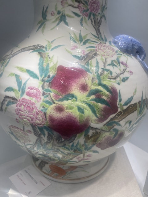 古玩陶瓷清光緒 粉彩壽桃紋雙耳尊真品鑒賞圖
