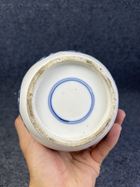 古玩陶瓷青花花卉紋膽瓶拍賣(mài),當(dāng)前價(jià)格6988元