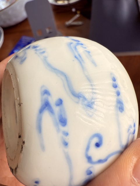 古玩陶瓷飄帶繡球獅子紋青花水盂真品鑒賞圖