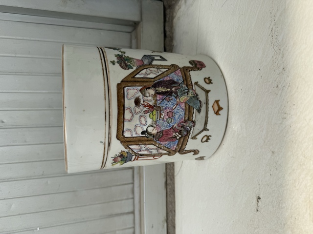 古玩陶瓷人物紋粉彩蓋缸真品鑒賞圖